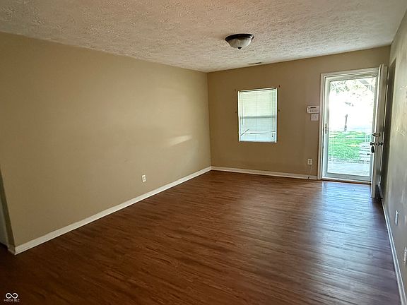 5th image of 4425 Burrwood Dr