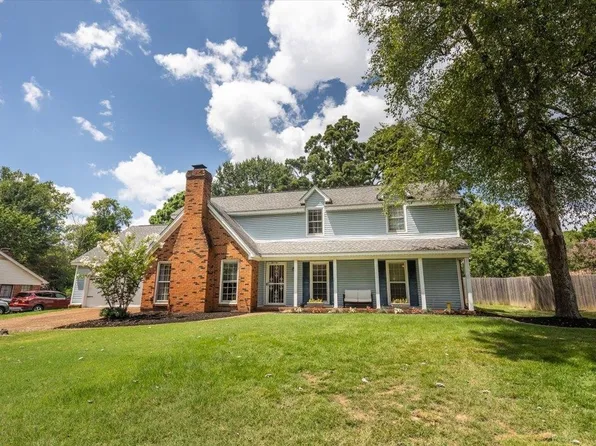 8018 Cross Village Dr, Germantown, TN 38138