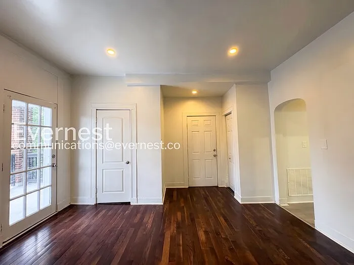 2444 Callow Ave #B — Photo 10
