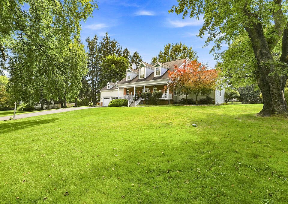 1st image of 826 Viewmont Ave
