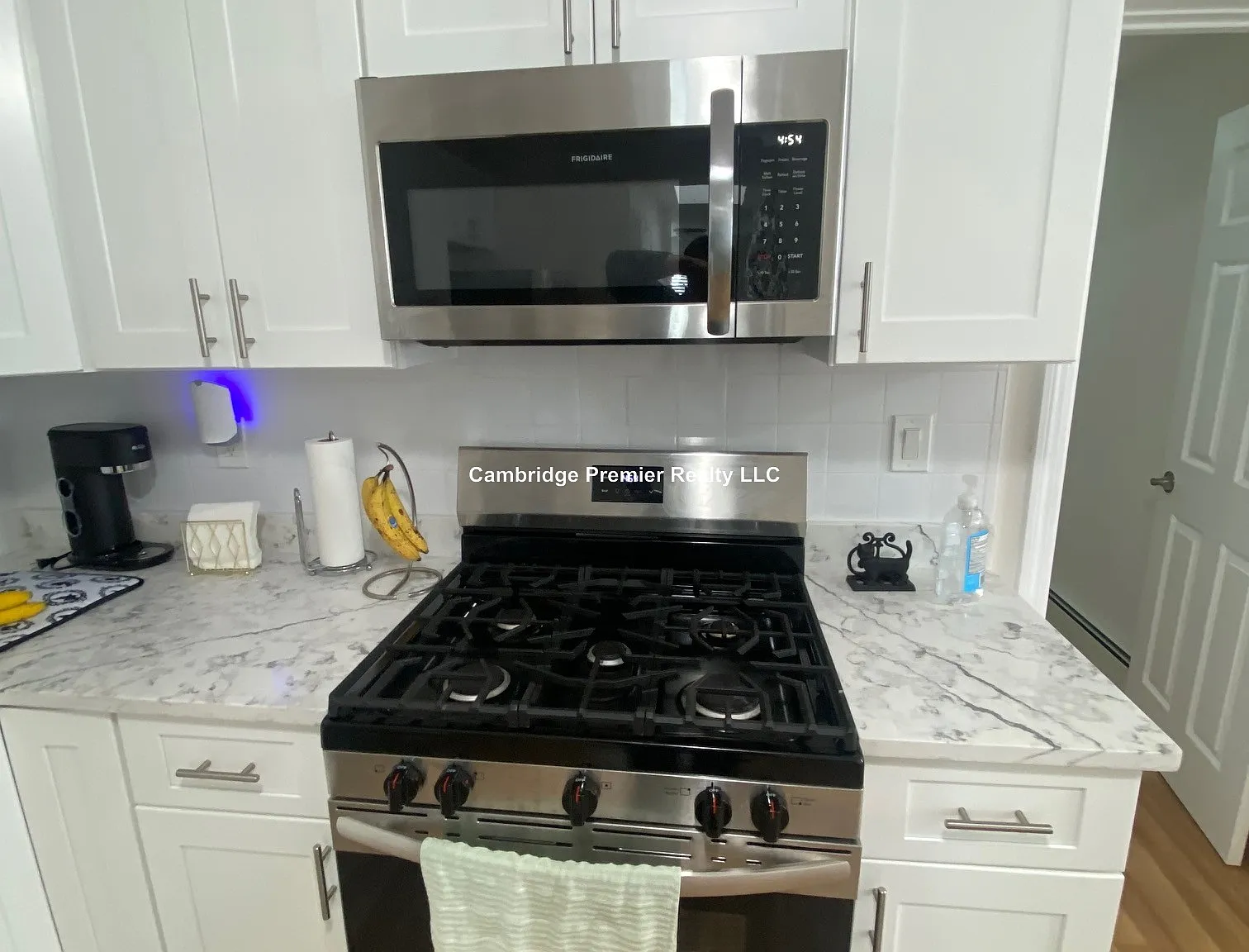 2 bed, $2,900 — Photo 2