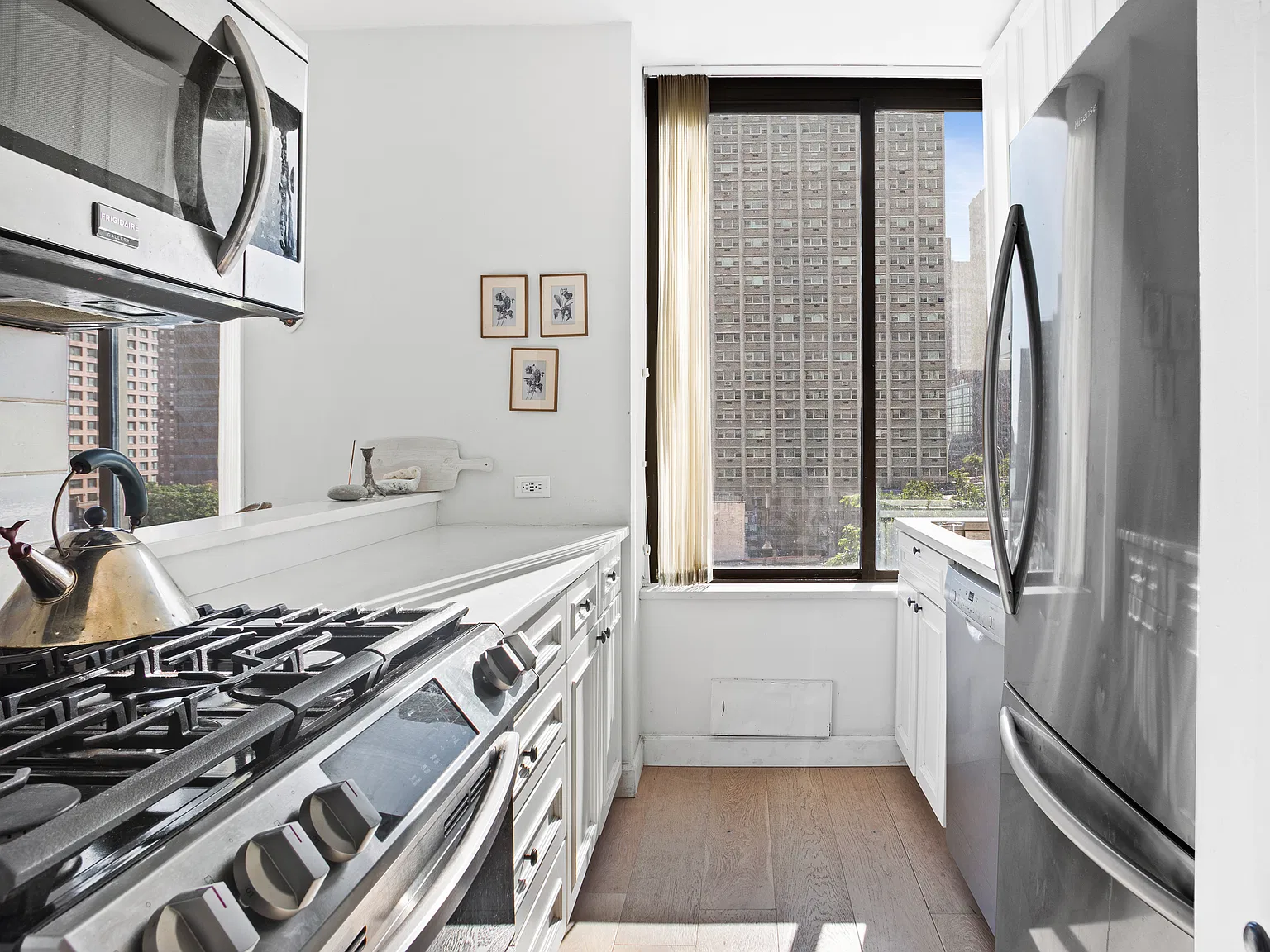 300 East 93rd Street — Photo 3