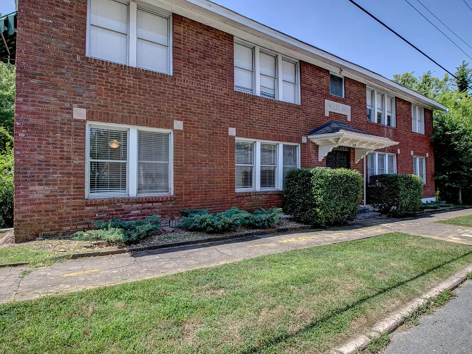 4507 Woodlawn