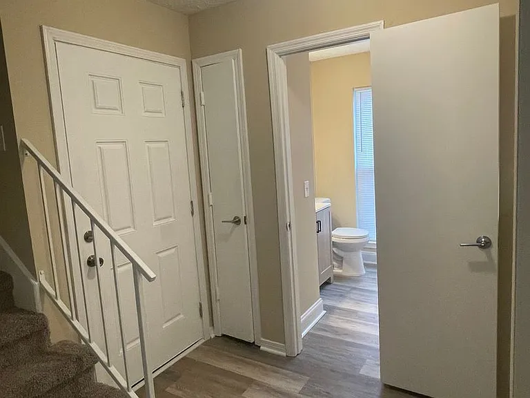 531 Amquiwood Ct — Photo 2