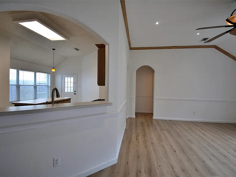 9238 Clearwood Landing Blvd — Photo 4