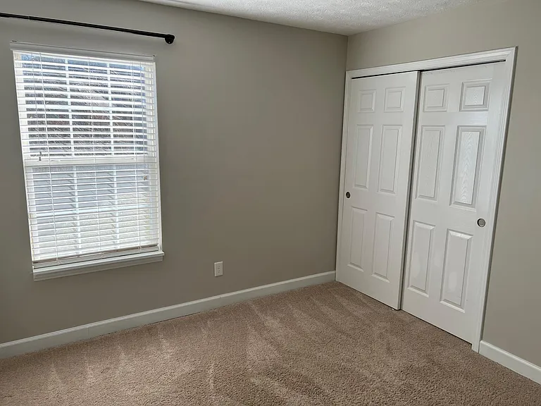 2047 Ferdinand Ct — Photo 13