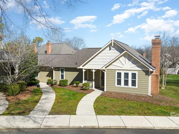 2745 Von Thuringer Ct, Charlotte, NC 28210