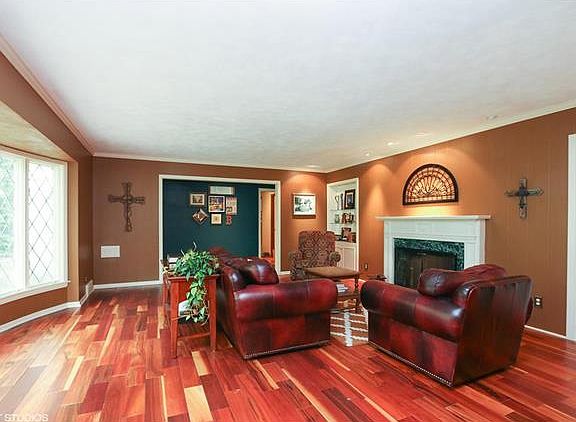 3rd image of 6904 W 67th St