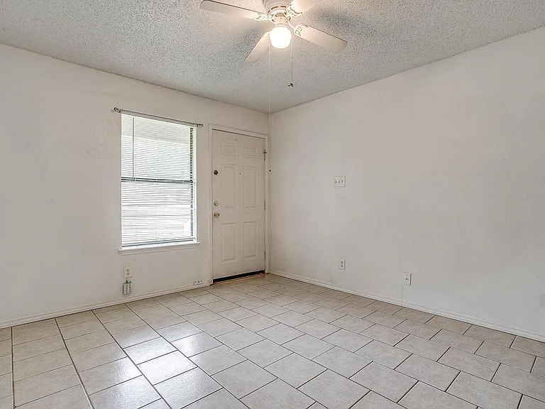 1009 W 4th St #1011 — Photo 17