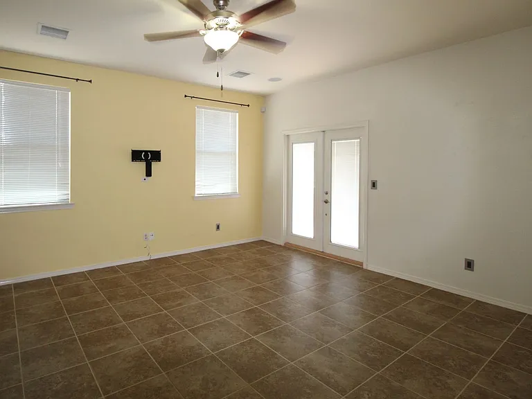 11285 Bullseye St — Photo 5