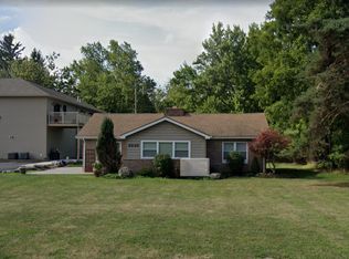 8825 Sheridan Dr, Williamsville, NY 14221