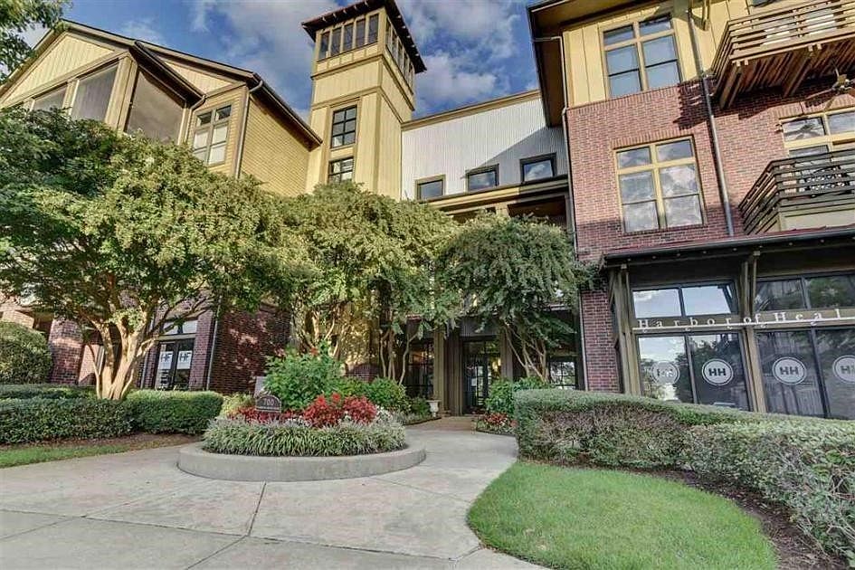 1st image of 700 Harbor Bend Rd APT 209