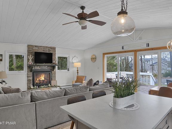 5th image of 21 Ironwood Ln