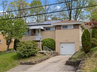 1055 Greenlawn Dr, Pittsburgh, PA 15220