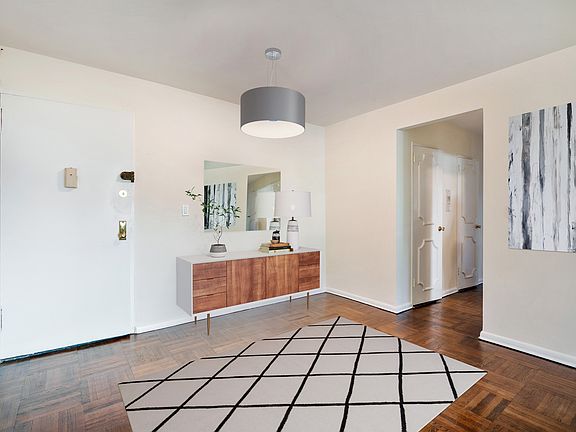 Virtually Staged Entrance