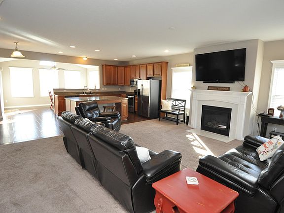 5th image of 4395 Orangeberry Dr
