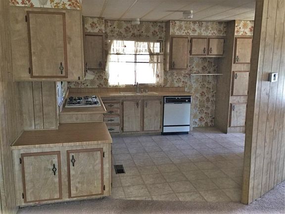 3rd image of 13768 Rockford Dr