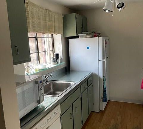 5th image of 183 Loomis Dr APT 121