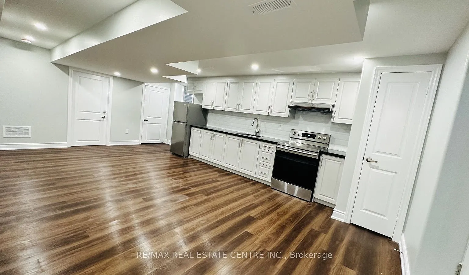 2 bed, $1,900 — Photo 2