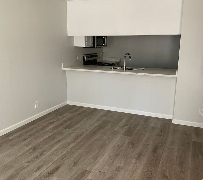 2nd image of 1219 Persimmon Ave #44