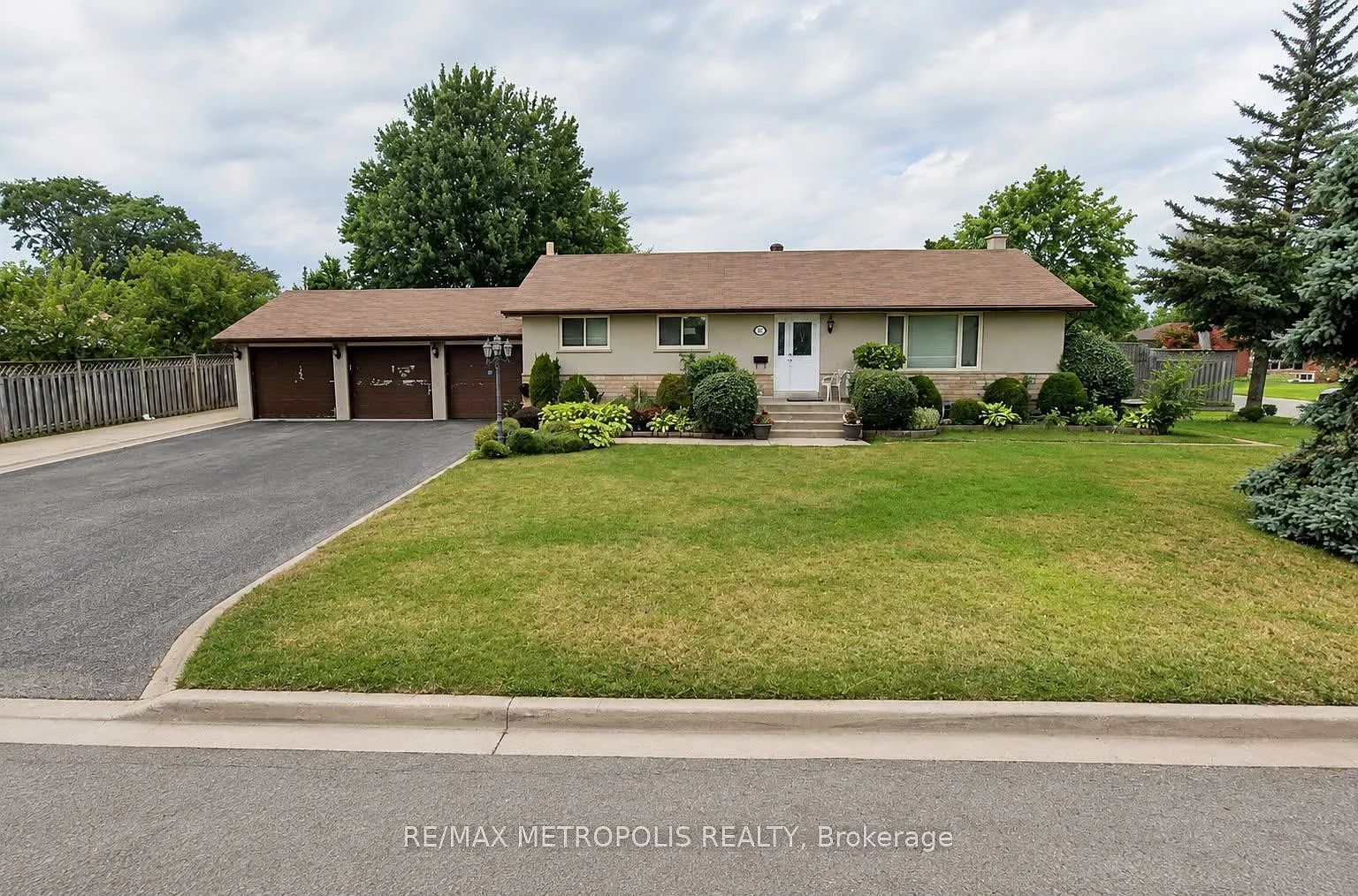 3 bed, $2,999 — Photo 1
