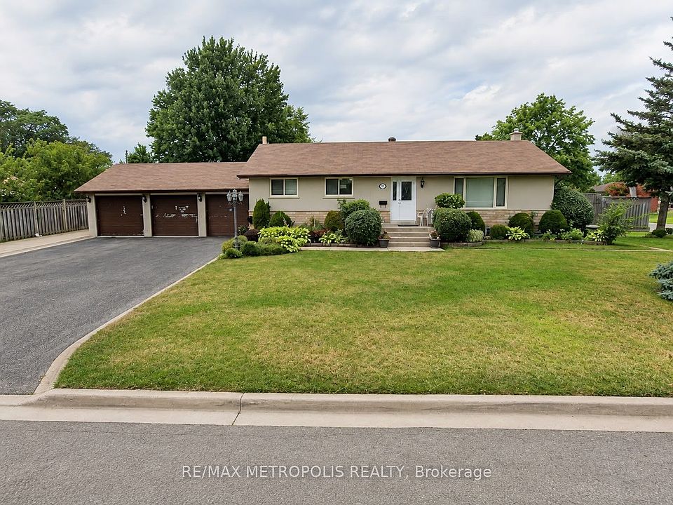 1st image of 37 Carlyle Cres