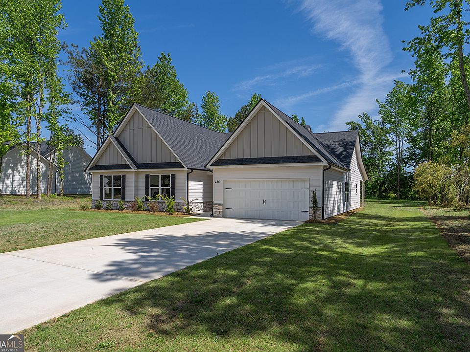 1st image of 226 Good Hope Preserve