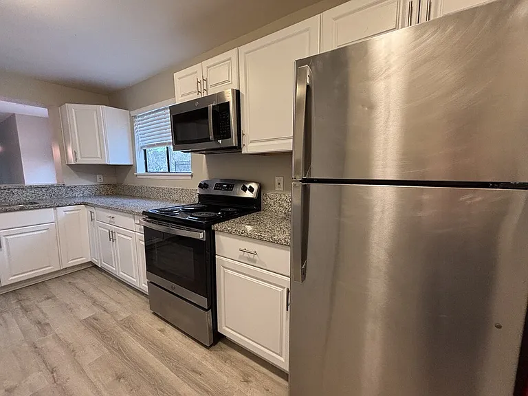 8483 Yadkin Cir #D — Photo 8