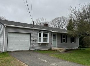 22 Pinewood Dr, Topsham, ME 04086