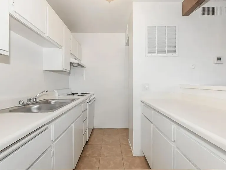 Pacific Terrace — Photo 39