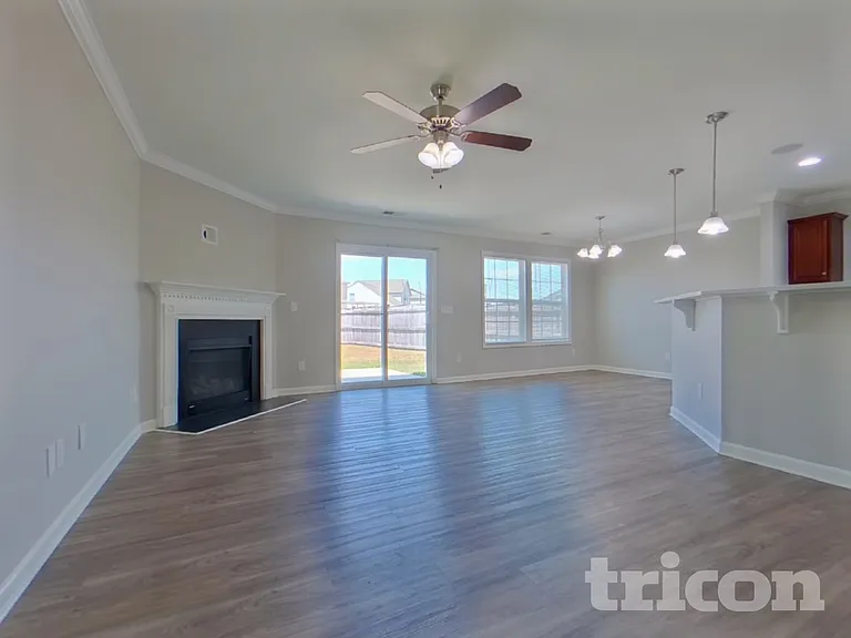 313 Fairford Rd — Photo 3