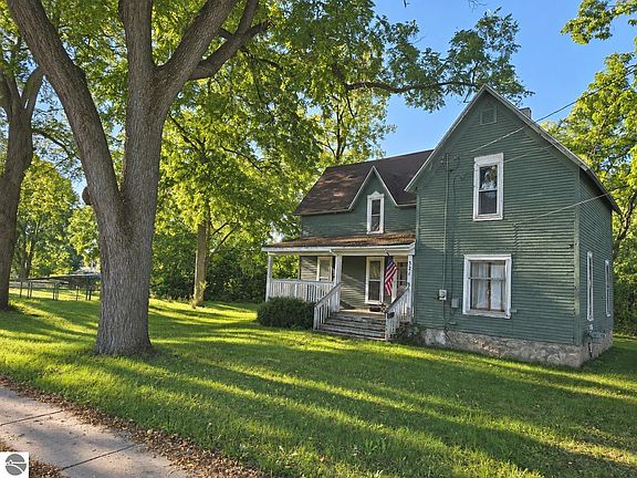 2nd image of 321 Ely St