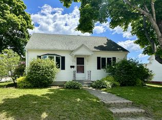 52 Rideout Ave, Lewiston, ME 04240