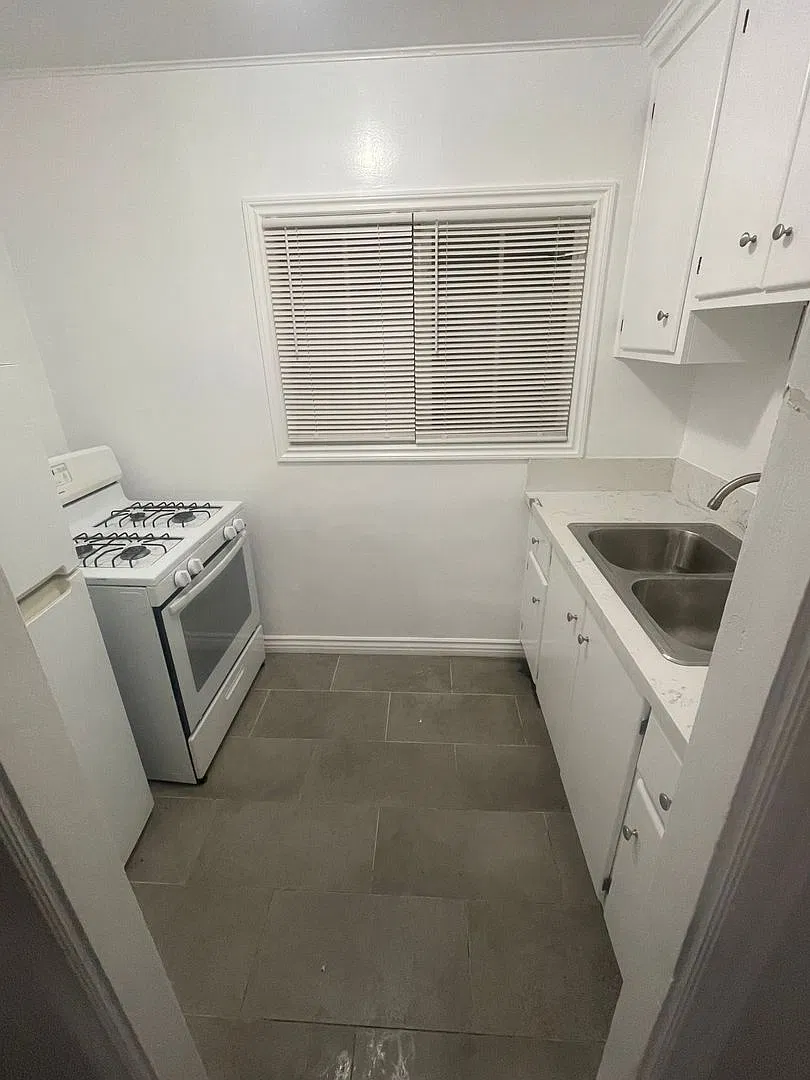 4186 Elm Ave — Photo 3