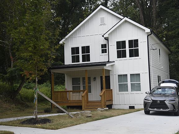 2nd image of 518 Pierce Ave NW