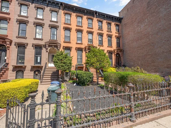 125 Mac Donough Street image 4 of 22