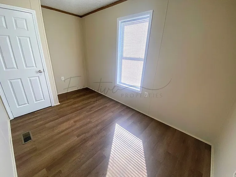 1030 Mildred St #4 — Photo 11