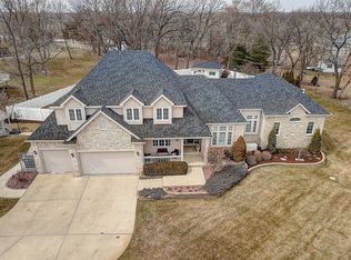 2002 Anthony Ln, McHenry, IL 60051