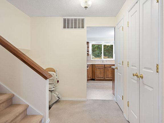 4th image of 1848 Mahan Ave
