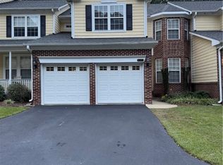 29 Hawk Ridge Dr, Spring Lake, NC 28390