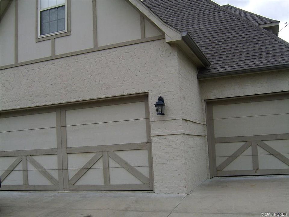 2nd image of 3623 S Fir Blvd