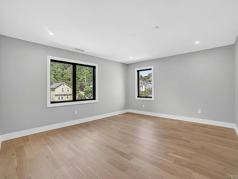 23 Hudson Ave — Photo 12