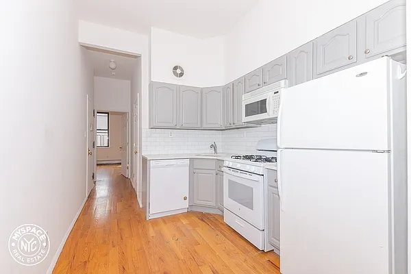 Rented by MySpaceNYC | media 1