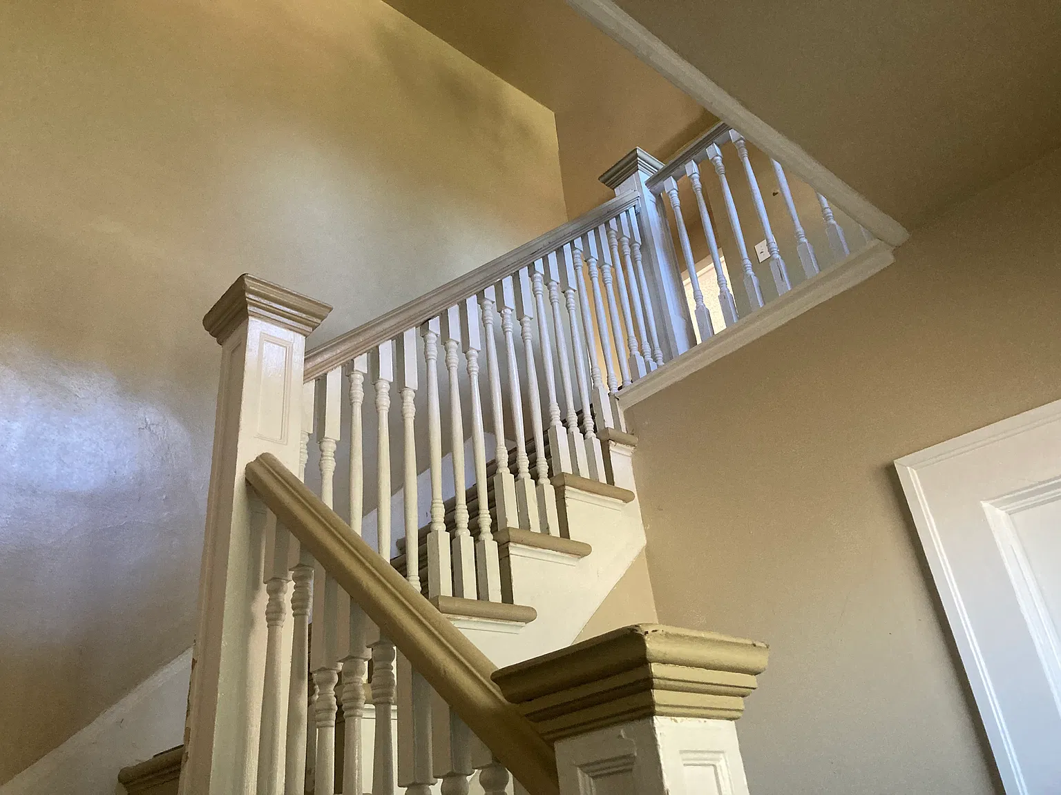 2 bed, 1000 sqft, $1,200 — Photo 2