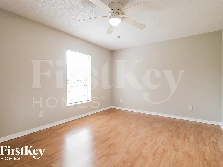 1674 Waltz St SE — Photo 7