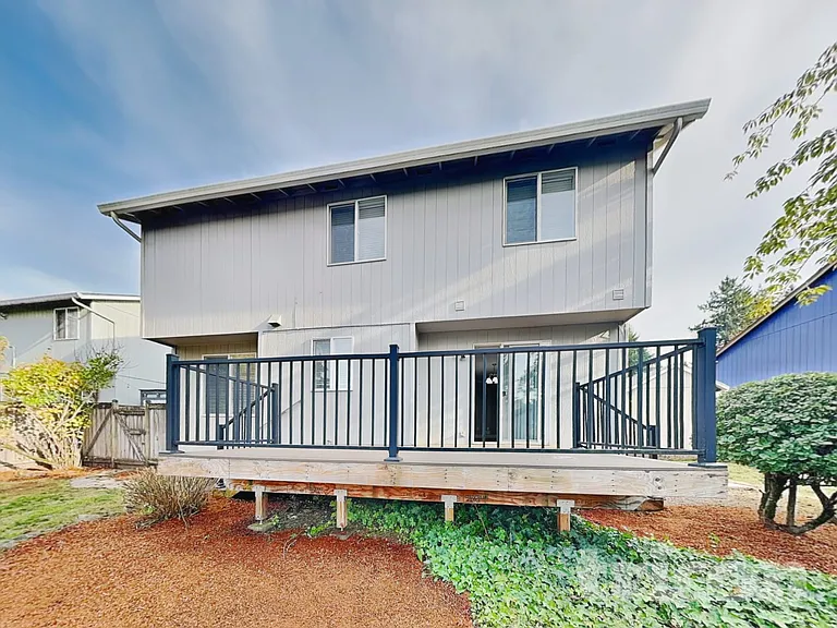 3402 NE 165th Ave — Photo 18