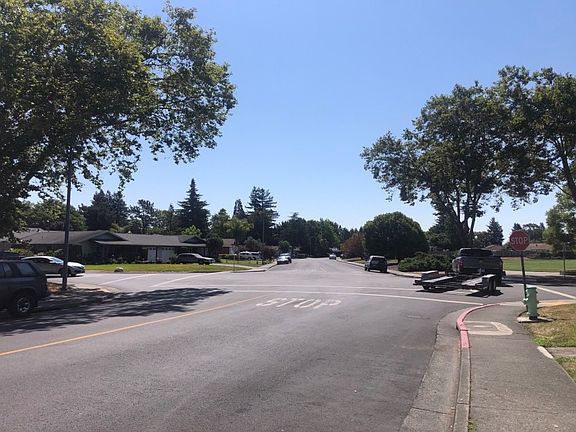 4th image of 8385 La Salle Ave