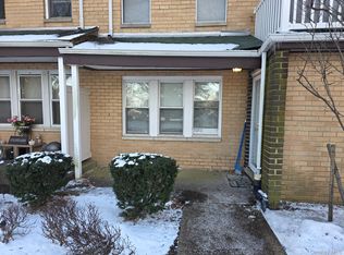 289 Artist Lake Drive, Middle Island, NY