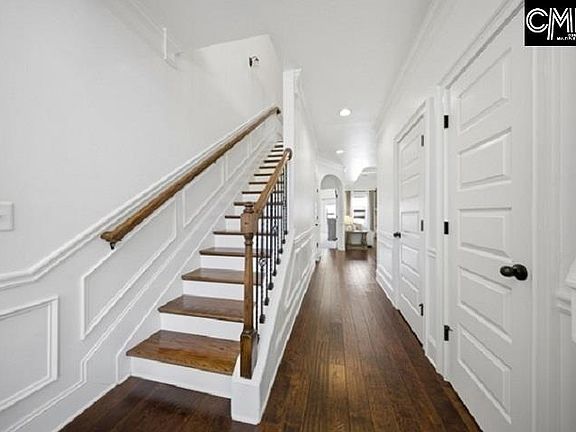 3rd image of 215 Tulip Way