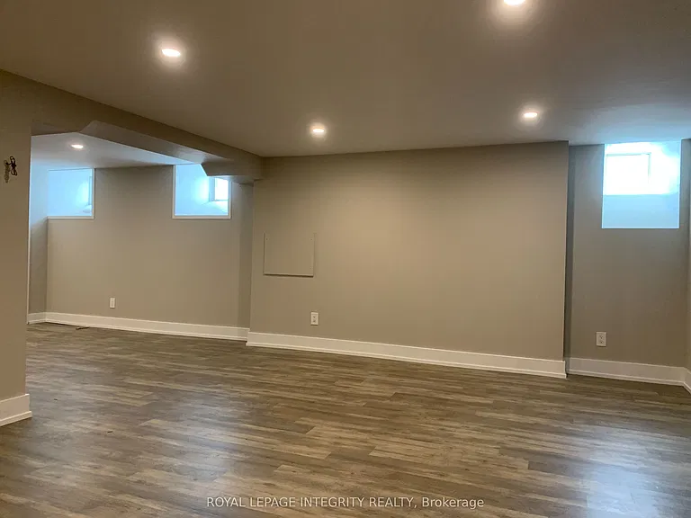 468 Besserer St #B — Photo 6